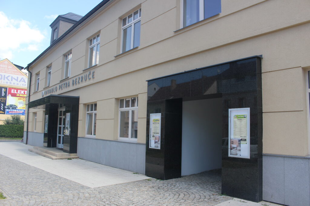 Divadlo Petra Bezruče v Jeseníku, které je důkazem, že i historické budovy mohu přinášet úspory energie